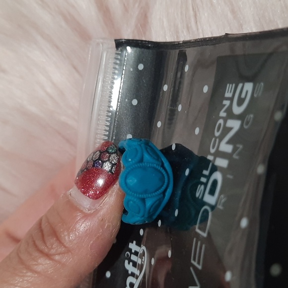 Rinfit silicone wedding ring in teal size 5 - Picture 2 of 2